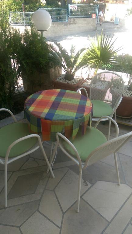 Kuca Skrabic Apartment Baska Voda Bagian luar foto