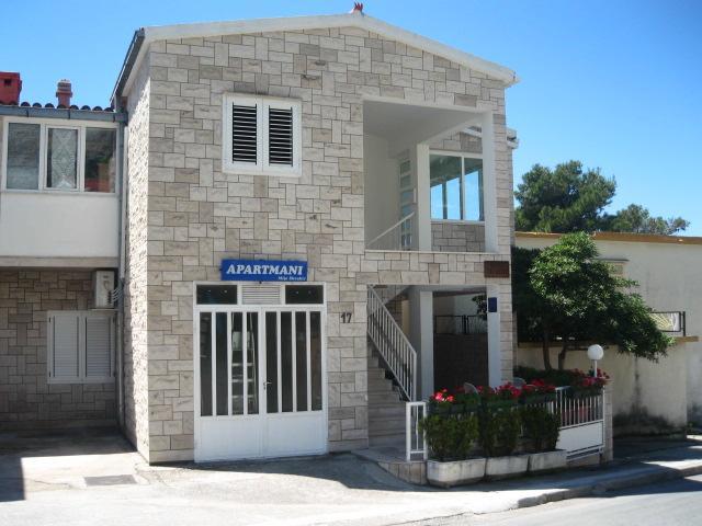 Kuca Skrabic Apartment Baska Voda Bagian luar foto